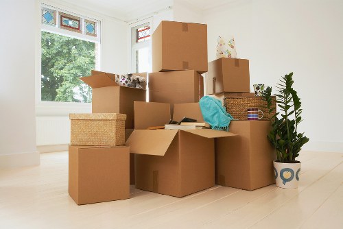 Local man and van moving boxes near West Norwood homes and flats